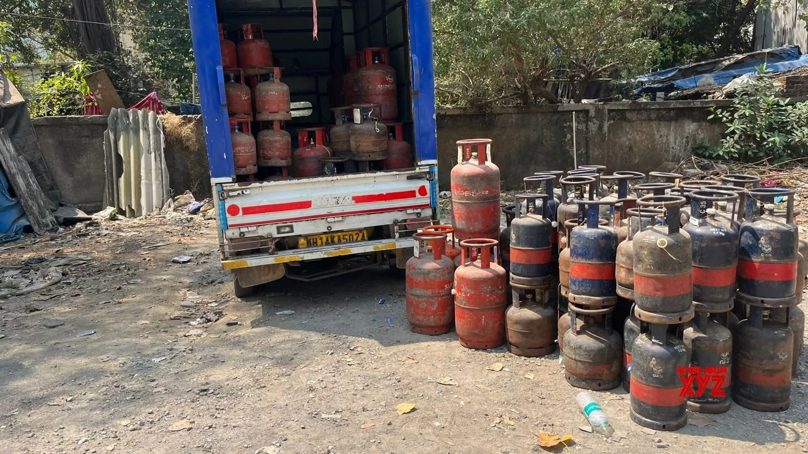 LPG Cylinder Black Marketing in India: More Hoarding Than Real Shortage &ndash; Government Cracks Down Hard